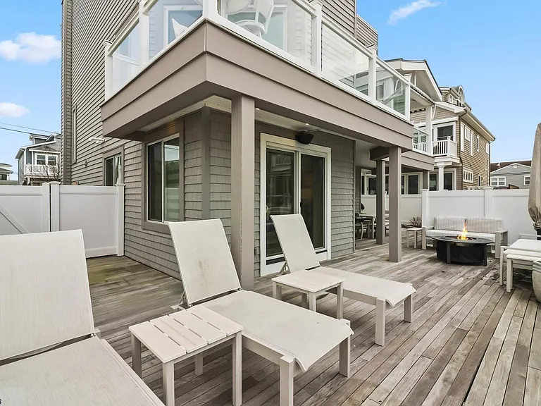 302 N Nassau Ave — Photo 10