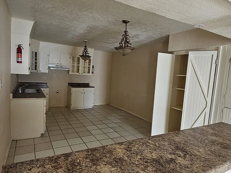 219 E Cherry Ln — Photo 18