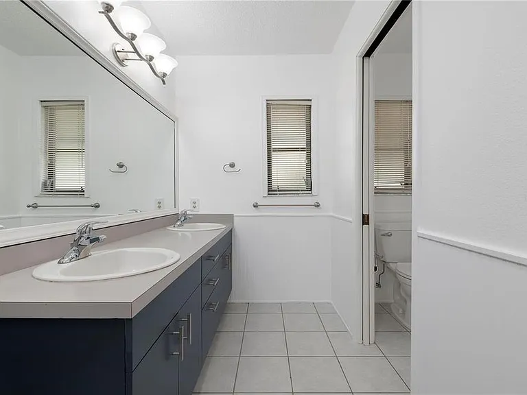 133 1st Ave — Photo 24
