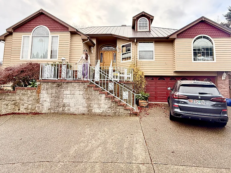 2870 Wedgewood Ln — Photo 2