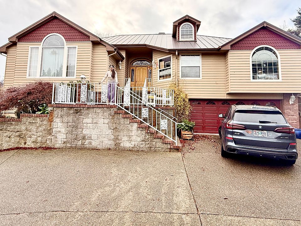 2nd image of 2870 Wedgewood Ln