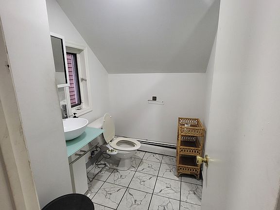 4th image of 624 Avenue A #1