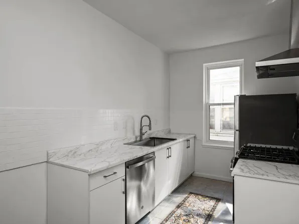 248 Avenue P image 22 of 51