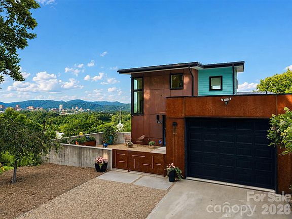 3rd image of 220 Riverview Dr