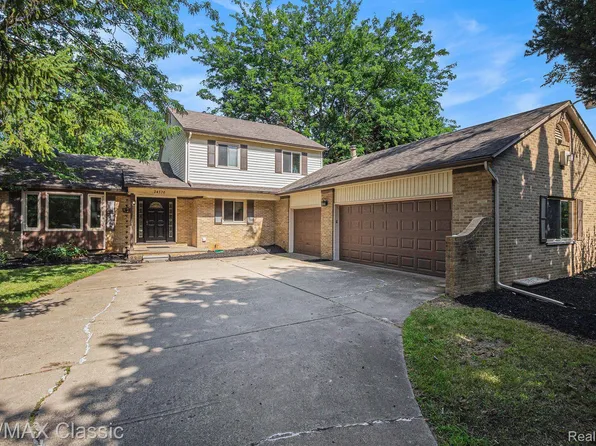 24570 Dinser Dr, Novi, MI 48374