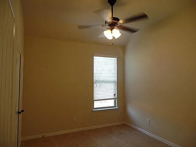1304 Poplar Dr — Photo 9