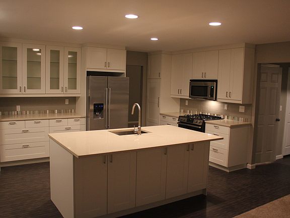 Undermount country sink