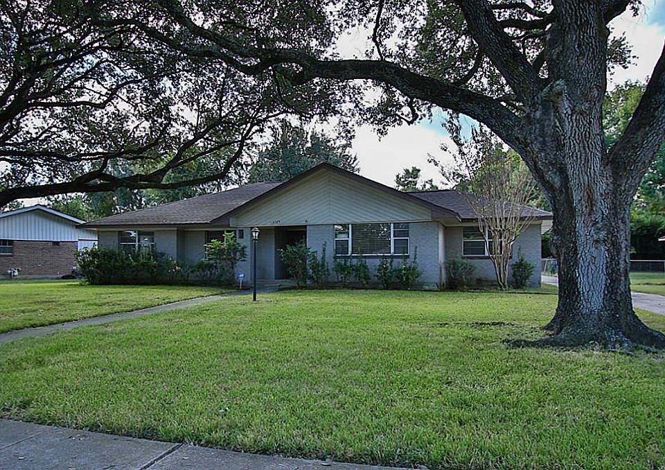 1st image of 15725 Jersey Dr #0