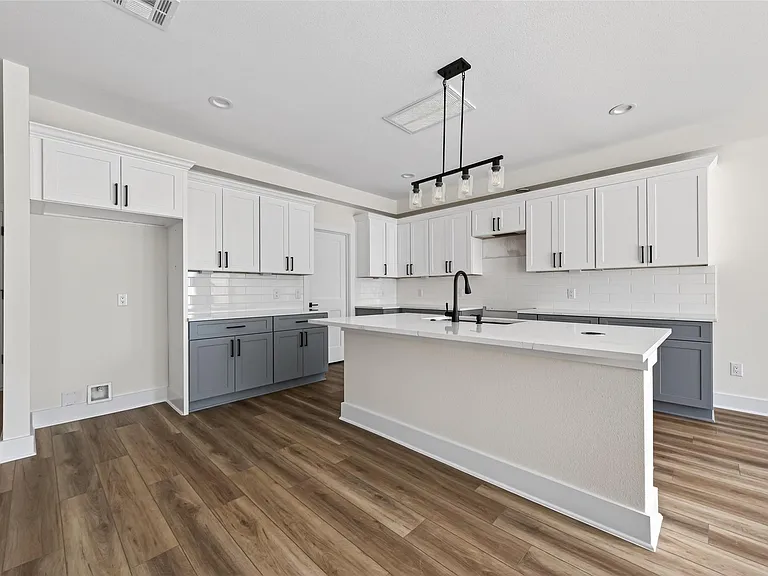 12307 New Jordan Ln — Photo 14