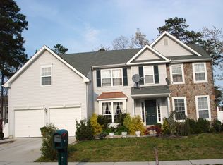 110 Woodberry Dr, Egg Harbor Township, NJ 08234