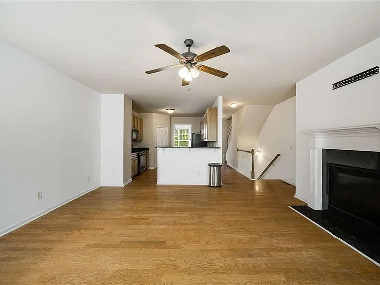 1798 Oakbrook Ln NW #8 — Photo 13
