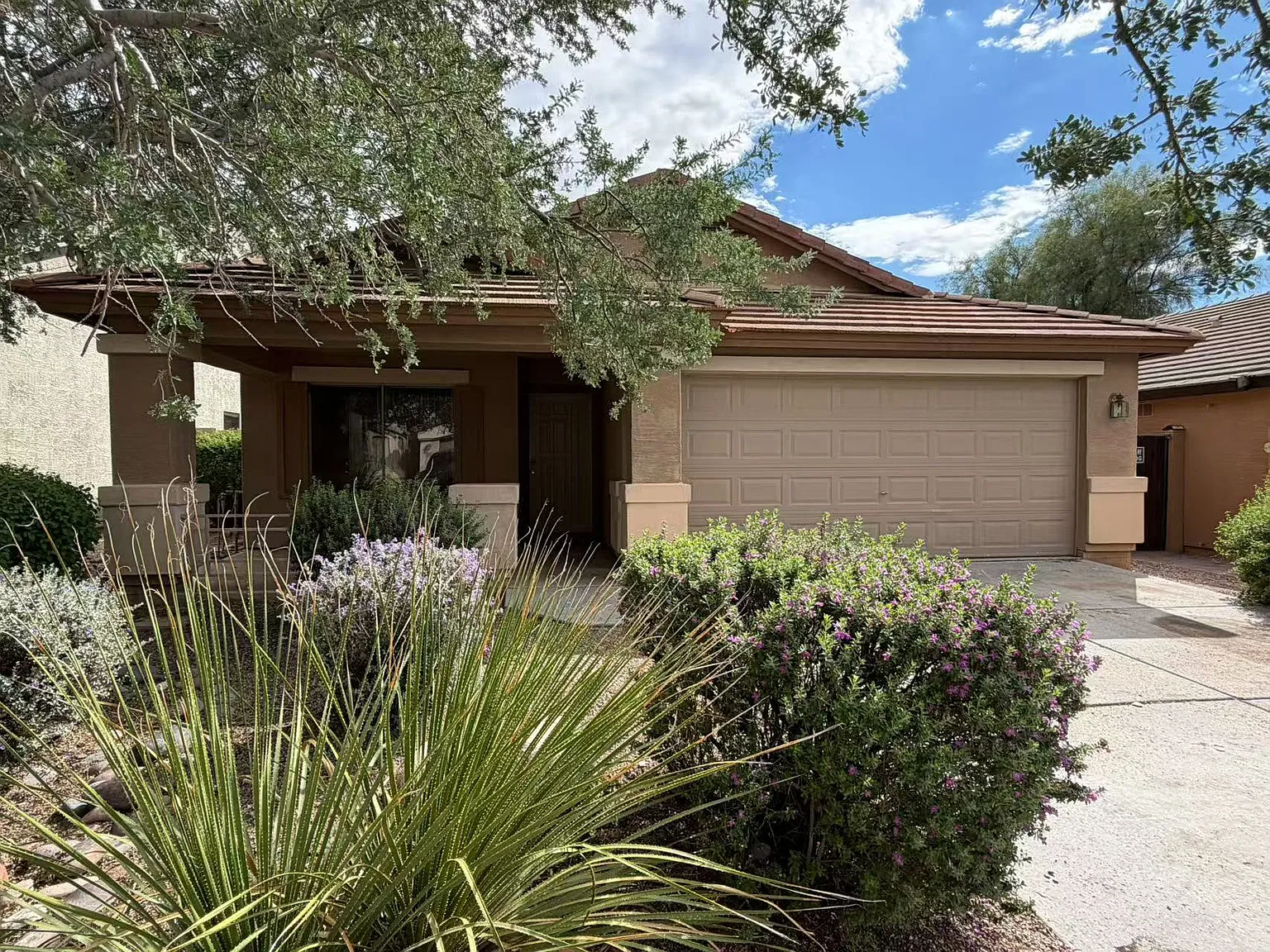 W Blue Sky Dr, Phoenix — Photo 1