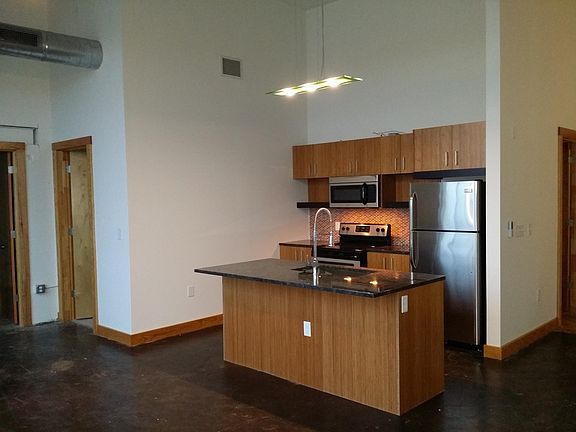 2nd image of 900 Terminal Pl APT 231