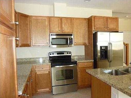 Townhome in Cooper City. 3 bed/3 bath. One bed downstairs
