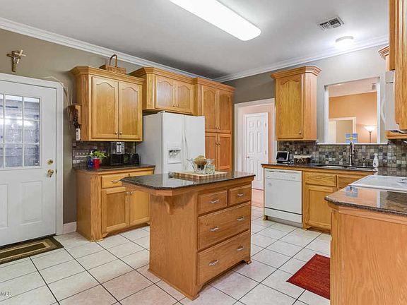 5th image of 614 Wind Haven Ln