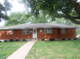 711 NW 6th St APT B, Blue Springs, MO 64014