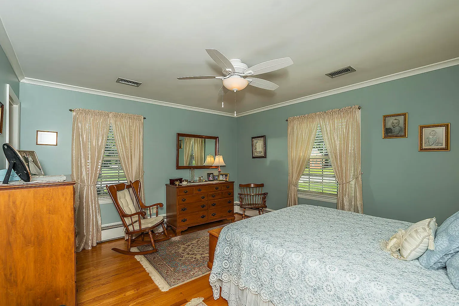 2 bed, 2300 sqft, $2,550 — Photo 3