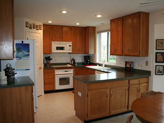 2nd image of 5013 Barnsby Ln