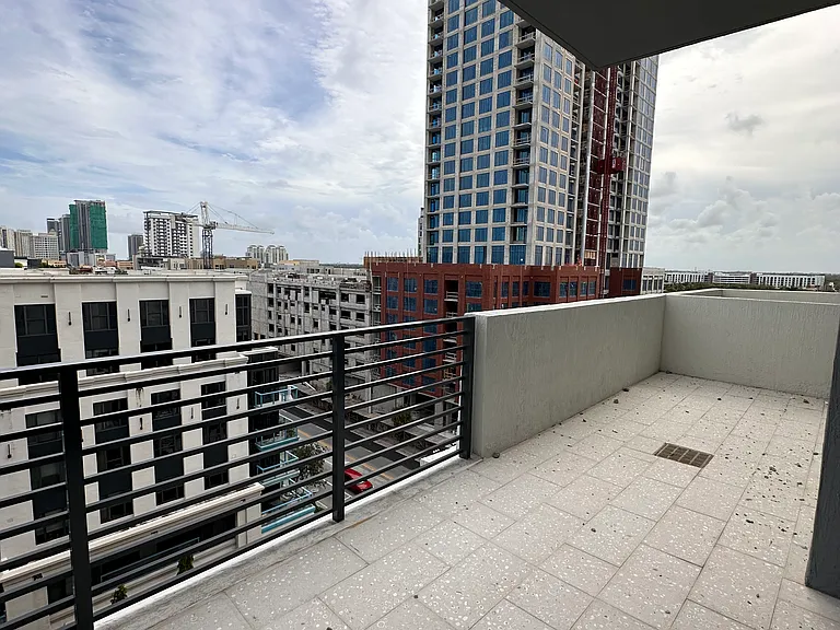 825 NW 3rd Ave #B — Photo 5