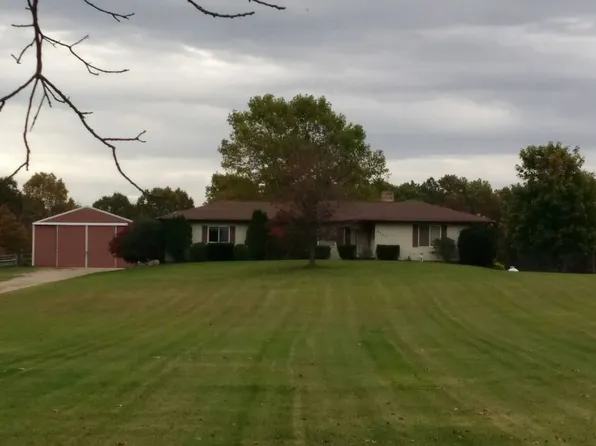 9055 Randolph Rd, Munith, MI 49259