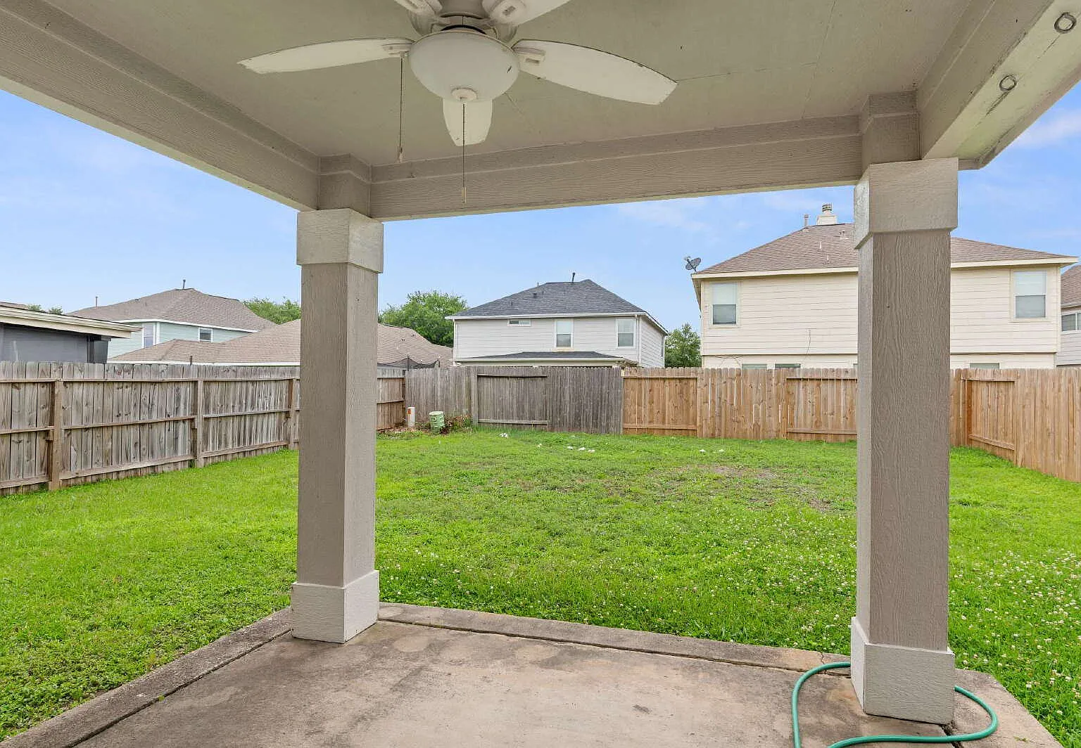 3 bed, 2.5 bath, 2375 sqft, $1,895 — Photo 3