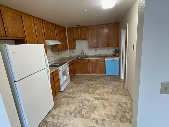 5th image of 3131 Vicente St APT 102