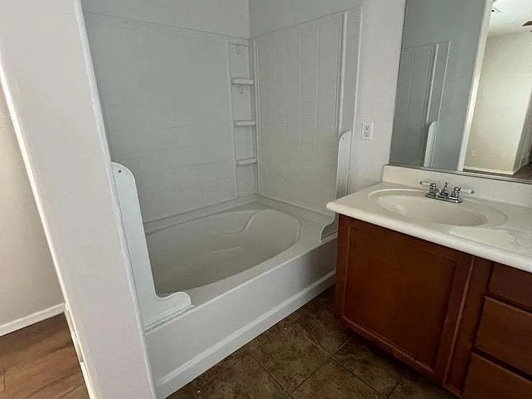 4661 E Laurel Ave — Photo 14