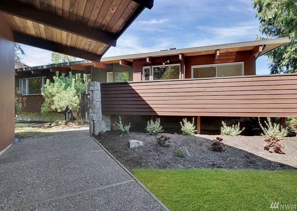 Come home to this mid century modern gem and be ready to relax and enjoy the view!