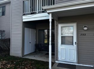 753 Clubhouse Dr, Ypsilanti, MI