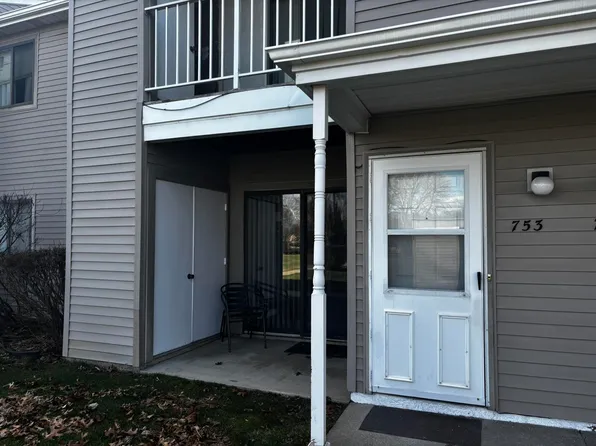 753 Clubhouse Dr, Ypsilanti, MI 48197