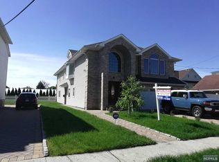 8 Main Ave, Elmwood Park, NJ 07407