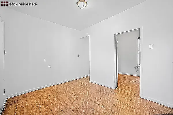 Bedroom, photo 1