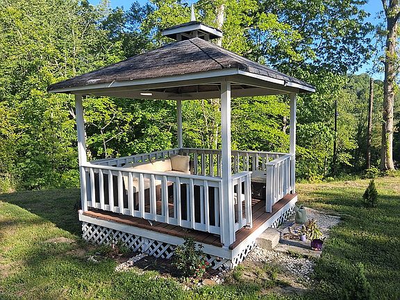 Furnished Gazebo 
