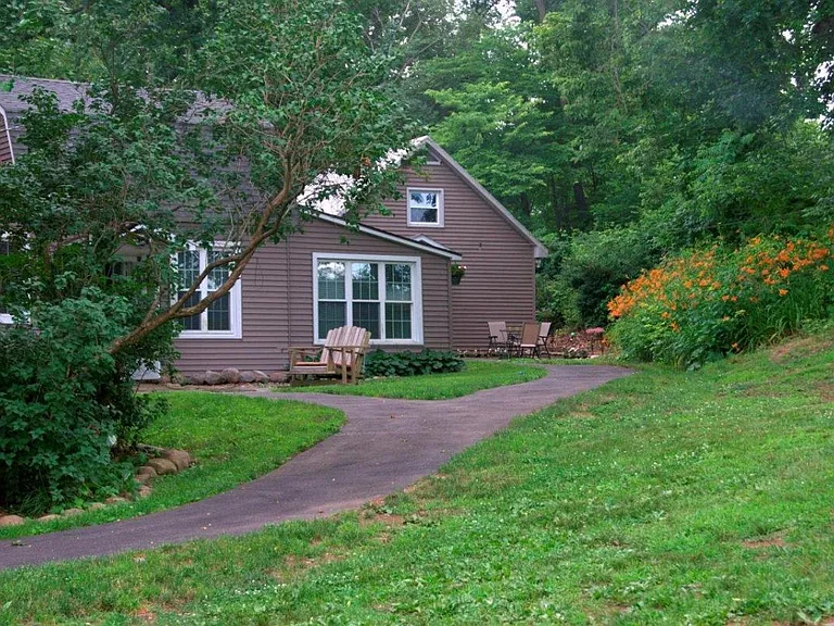 1030 Belvidere Corner Rd — Photo 2