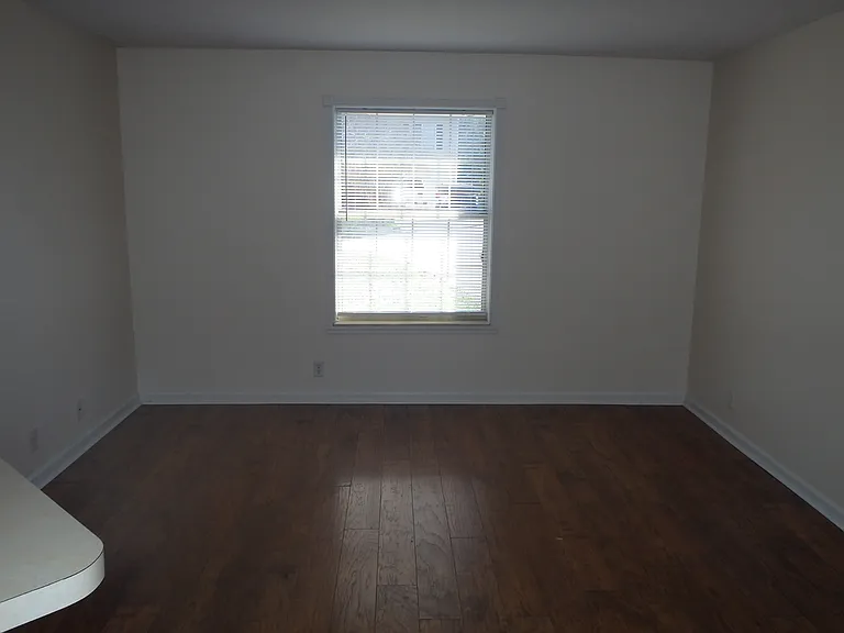 831 Claybrook Ct — Photo 8
