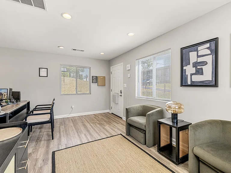 Ridgewood Apartments — Photo 20