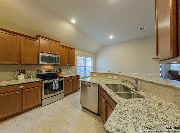 4th image of 540 Saddlehorn Way