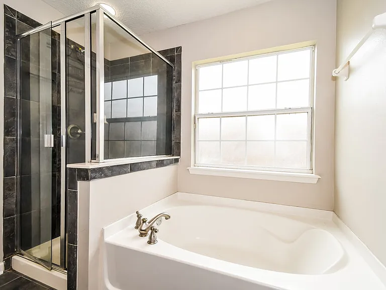 2285 Brian Lakes Dr E — Photo 11