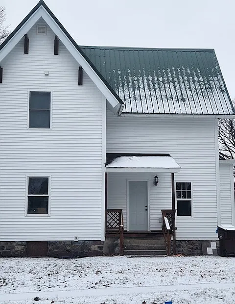 241 N. Clinton St - B — Photo 1
