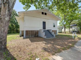 1923 Calvert St, North Charleston, SC 29405