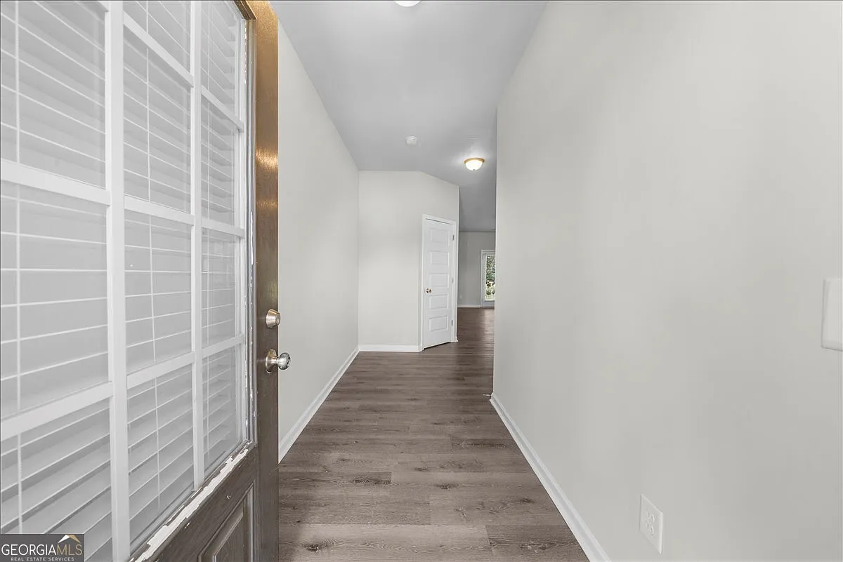 Building Photo - 220 Harrison Dr