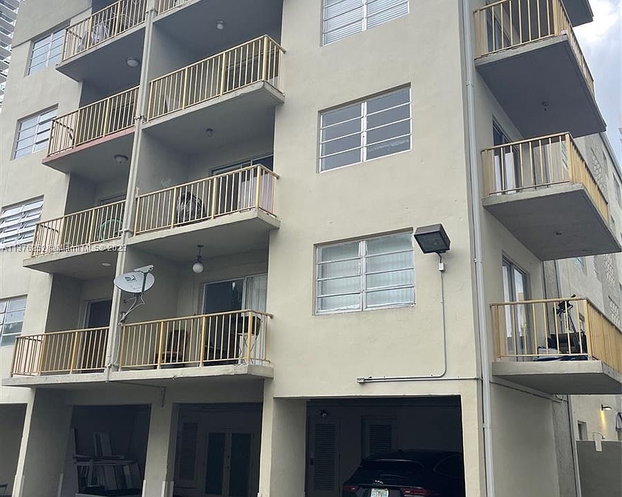 2nd image of 500 NE 26th St APT 3C