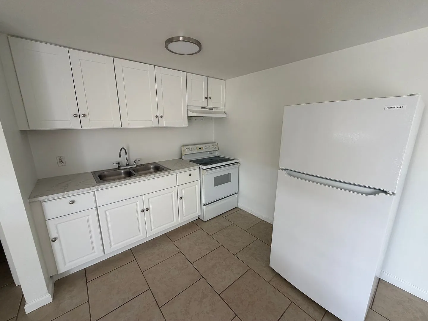 Newly Remodeled 1 Bed1 Bath Close to Phoenix Children Hospital — Photo 2