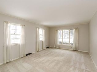 1506 Country Club Rd, Indianola, IA 50125