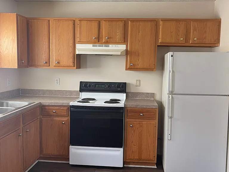 138 Ashberry Dr #E — Photo 4