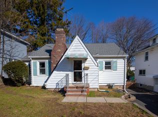 31 Spring Valley Ave, Paramus, NJ 07652