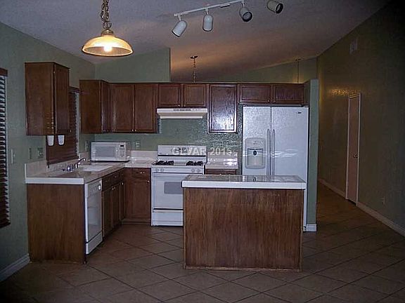 4th image of 5121 Meadow Rock Ave