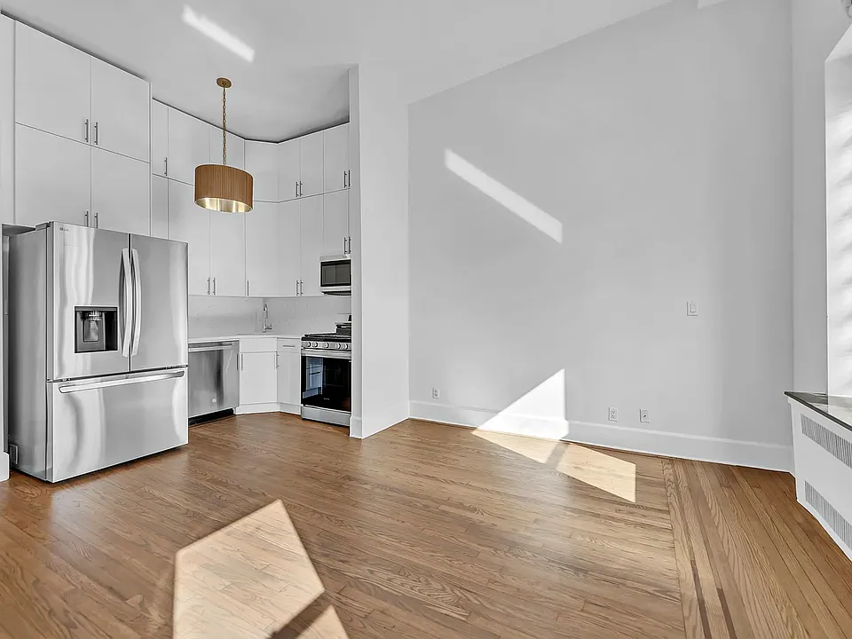 113 E 31st St #5A