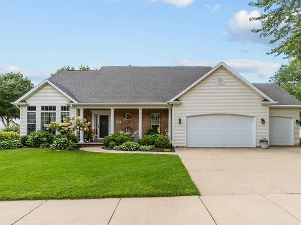 613 E Castlebury Ln, Appleton, WI 54915