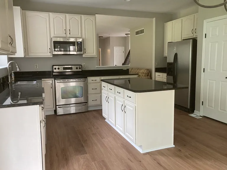 7299 Rolling Meadows Dr — Photo 8